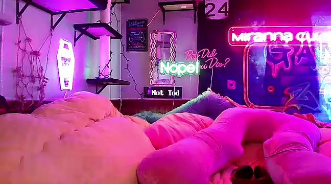 mirannacult online show from February 2025 08:00:01 PM