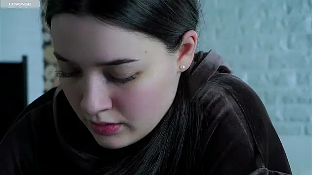 LowOncoming online show from April 2026 02:12:02 AM