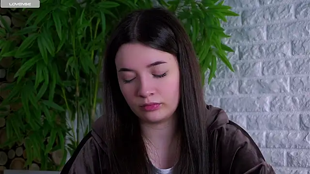 LowOncoming online show from April 2026 03:54:02 AM