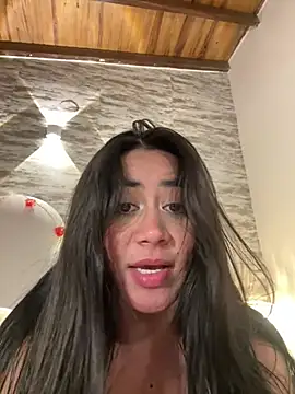 Snapshot of _MadiLee_ chatting on February 2025 04:04:01 AM MadiLee online show from February 2025 04:04:01 AM