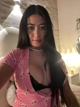 Snapshot of _MadiLee_ chatting on February 2025 09:33:02 PM MadiLee online show from February 2025 09:33:02 PM