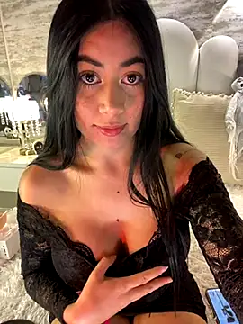 Snapshot of _MadiLee_ chatting on October 2025 02:56:01 AM MadiLee online show from October 2025 02:56:01 AM
