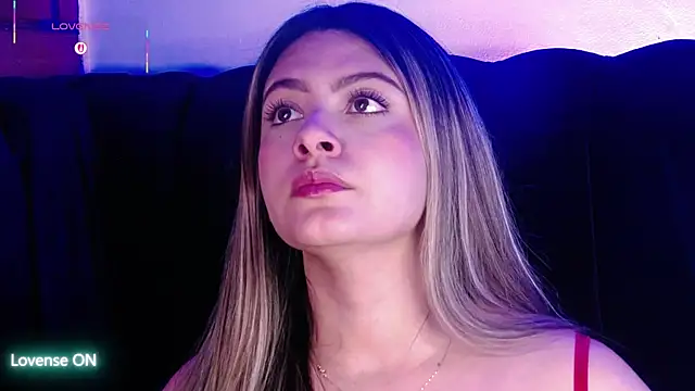 Snapshot of AspenRuss chatting on October 2025 05:22:01 PM AspenRuss online show from October 2025 05:22:01 PM