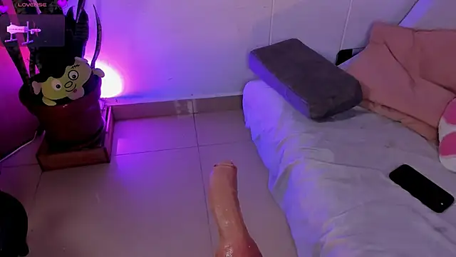 LilyRobertts online show from July 2026 03:23:01 AM