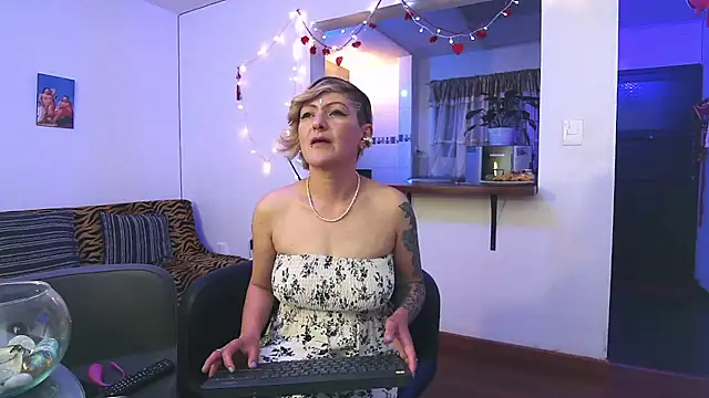 Maria fernandaxxx  online show from February 2025 12:27:02 AM