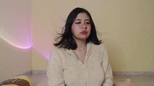  maiahairy  online show from February 2025 01:06:01 PM