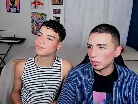 Snapshot of sweet_boys_xx chatting on March 2025 12:12:01 PM sweet boys xx online show from March 2025 12:12:01 PM