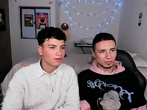 Snapshot of sweet_boys_xx chatting on March 2025 08:50:02 AM sweet boys xx online show from March 2025 08:50:02 AM