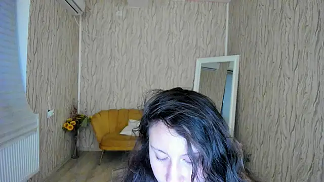 Snapshot of AishaRouhi chatting on January 2025 05:27:01 AM AishaRouhi online show from January 2025 05:27:01 AM