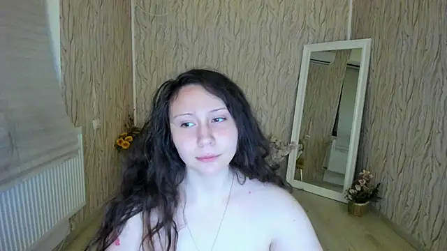 Snapshot of AishaRouhi chatting on February 2025 06:26:02 PM AishaRouhi online show from February 2025 06:26:02 PM