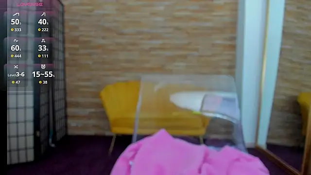 Snapshot of AishaRouhi chatting on September 2025 04:05:02 AM AishaRouhi online show from September 2025 04:05:02 AM