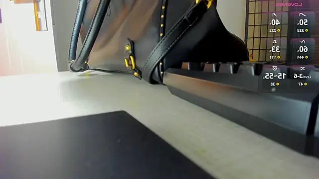 AishaRouhi online show from October 2025 04:37:01 AM