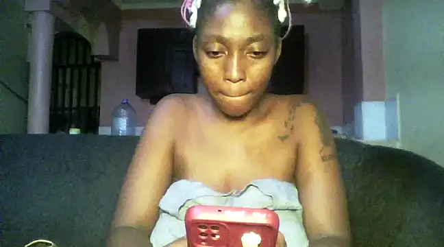 Snapshot of Sexxy_bre chatting on December 2024 11:33:02 PM Sexxy bre online show from December 2024 11:33:02 PM