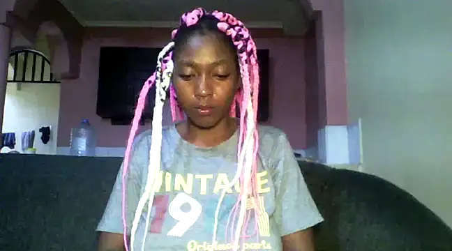 Snapshot of Sexxy_bre chatting on December 2024 06:31:01 AM Sexxy bre online show from December 2024 06:31:01 AM
