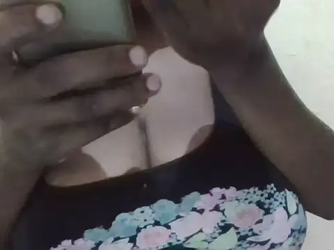 Snapshot of Sexxy_bre chatting on September 2025 08:18:01 AM Sexxy bre online show from September 2025 08:18:01 AM