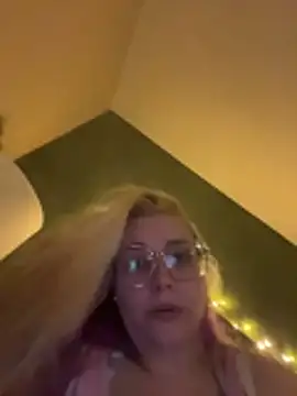 Lalalynn online show from February 2026 10:25:01 AM