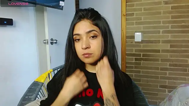 helenacyruss online show from November 2025 06:50:01 PM