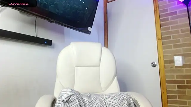 helenacyruss online show from November 2025 02:27:02 PM