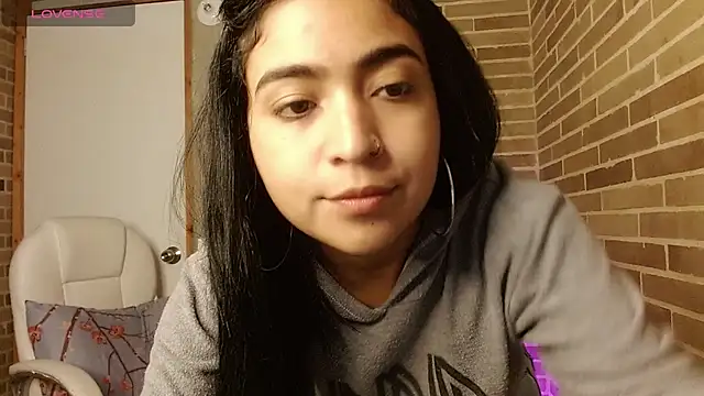 helenacyruss online show from February 2026 12:10:02 PM