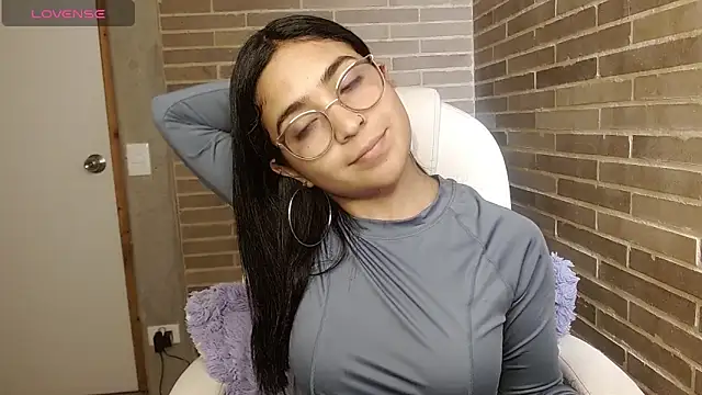 helenacyruss online show from February 2026 07:09:02 PM