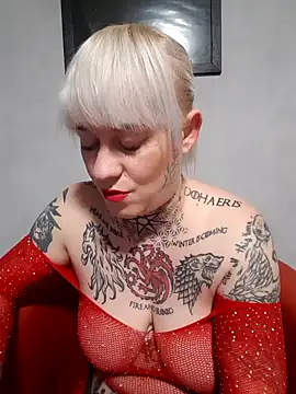Snapshot of poussichienne chatting on October 2025 02:05:01 PM poussichienne online show from October 2025 02:05:01 PM