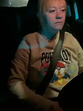 poussichienne online show from April 2026 02:47:01 AM