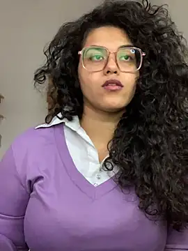 Snapshot of Curvydesifromgermany chatting on January 2025 03:07:01 PM Curvydesifromgermany online show from January 2025 03:07:01 PM