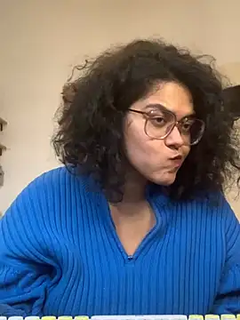 Snapshot of Curvydesifromgermany chatting on January 2025 02:42:01 PM Curvydesifromgermany online show from January 2025 02:42:01 PM