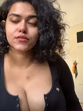 Snapshot of Curvydesifromgermany chatting on March 2025 12:11:02 PM Curvydesifromgermany online show from March 2025 12:11:02 PM