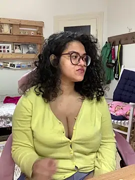 Snapshot of Curvydesifromgermany chatting on May 2026 07:36:01 AM Curvydesifromgermany online show from May 2026 07:36:01 AM