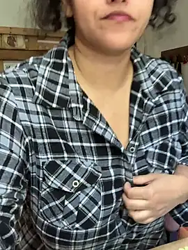 Curvydesifromgermany online show from July 2026 11:37:02 AM