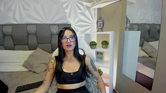 mariiana-diaz online show from March 2026 05:08:02 PM