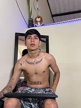 Lukas strong online show from November 2025 02:06:02 PM