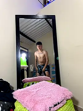 Lukas strong online show from November 2025 12:28:02 PM