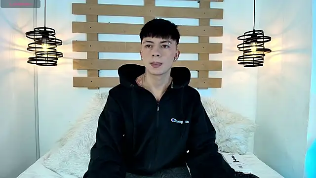 Steev Novoa online show from March 2025 05:10:02 AM