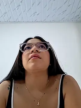 -VICKKY online show from February 2026 02:05:01 PM