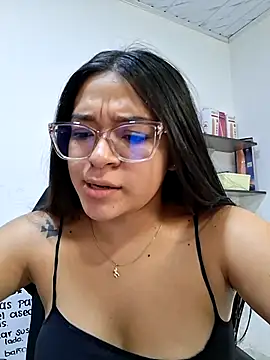 Snapshot of -VICKKY chatting on June 2026 07:37:01 PM -VICKKY online show from June 2026 07:37:01 PM