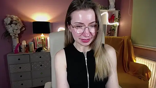 Mia Tasty online show from February 2025 08:45:02 PM