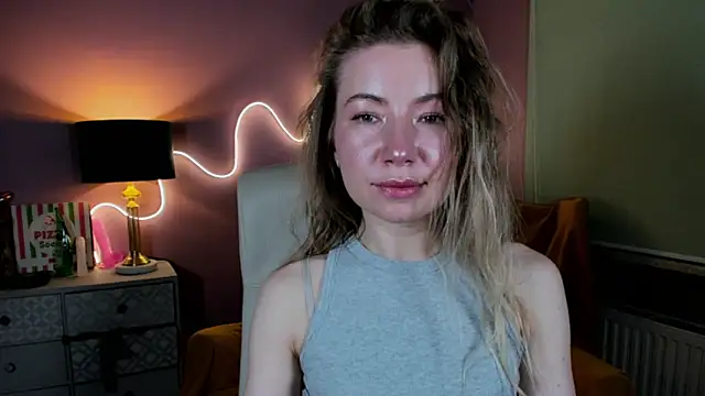 Mia Tasty online show from November 2025 02:59:02 PM