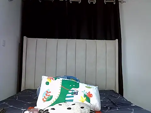 Snapshot of pretty_hearty chatting on November 2025 08:22:01 PM pretty hearty online show from November 2025 08:22:01 PM