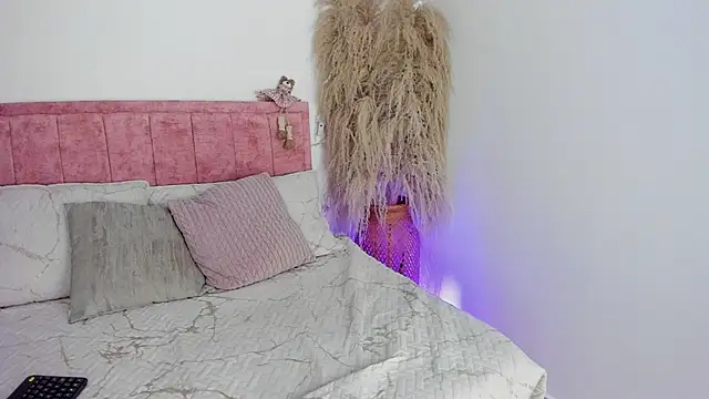 Snapshot of Sofiawilson_ chatting on October 2025 02:18:02 PM Sofiawilson online show from October 2025 02:18:02 PM