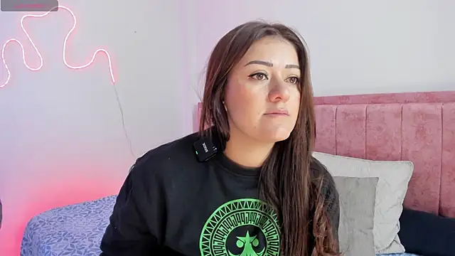 Snapshot of Sofiawilson_ chatting on April 2026 01:34:02 PM Sofiawilson online show from April 2026 01:34:02 PM