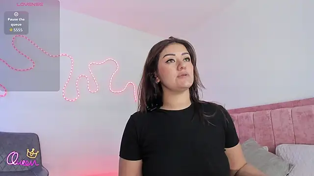 Snapshot of Sofiawilson_ chatting on April 2026 05:15:02 PM Sofiawilson online show from April 2026 05:15:02 PM