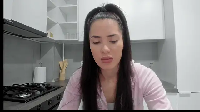 Emmapmg online show from November 2025 08:47:02 AM