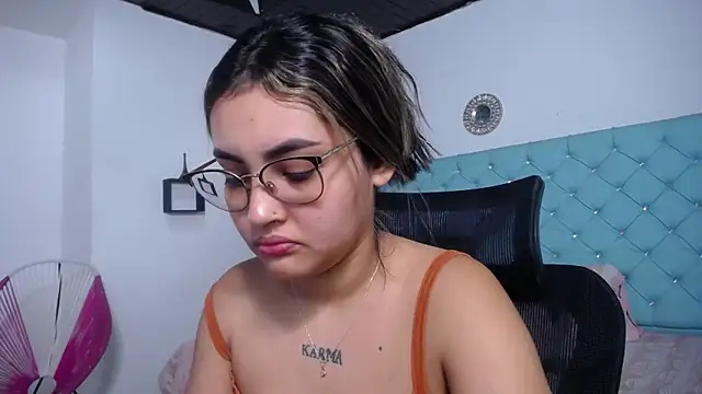 Snapshot of antonella_sweetlittle chatting on May 2026 11:48:01 AM antonella sweetlittle online show from May 2026 11:48:01 AM