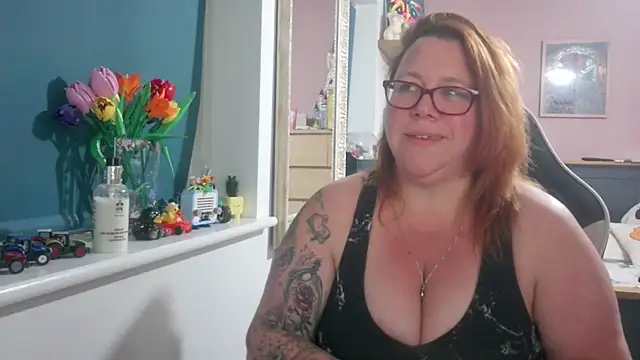 NikiDeeOfficial online show from July 2026 11:21:02 PM