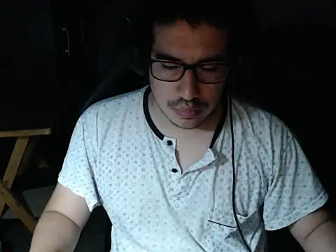 thealfawolf01 online show from December 2024 04:54:02 AM