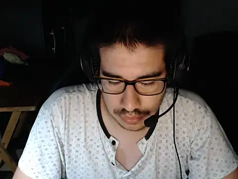 thealfawolf01 online show from December 2024 01:47:02 AM