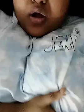 Snapshot of smile_pretty chatting on December 2024 09:28:01 PM smile pretty online show from December 2024 09:28:01 PM