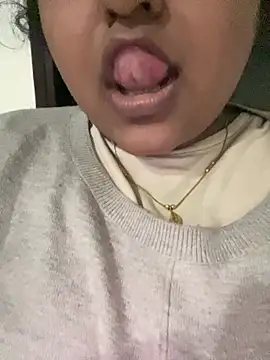 Snapshot of smile_pretty chatting on January 2025 12:32:02 AM smile pretty online show from January 2025 12:32:02 AM